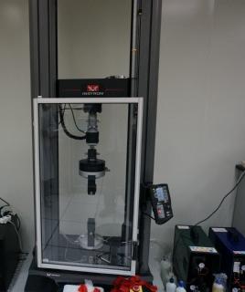 万能材料试验机