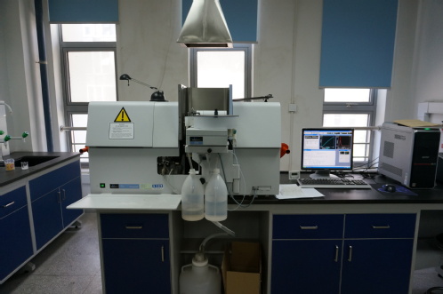 原子吸收光谱仪