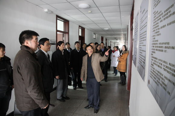 11.03.04 省发改委副主任魏然一行考察我校2.JPG